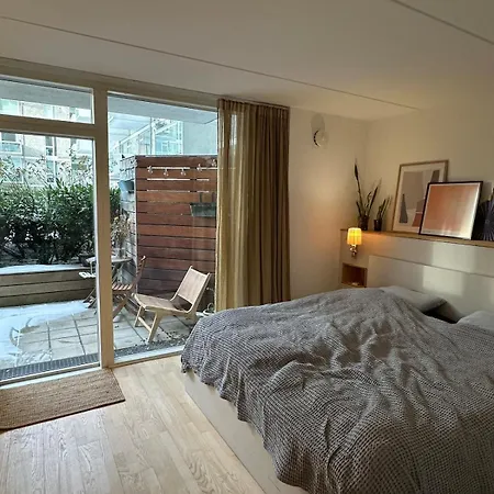Daire Spacious, Bright And - 5 Min To And Metro Kopenhag