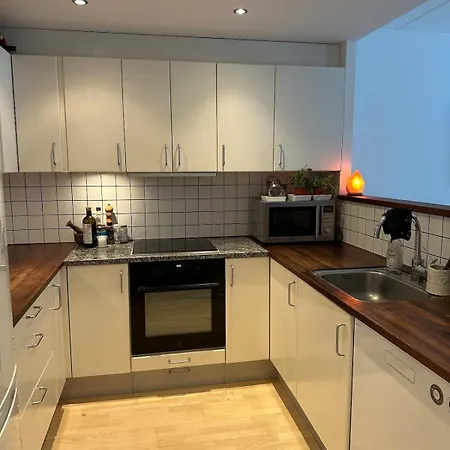 Spacious, Bright And - 5 Min To And Metro Copenhagen