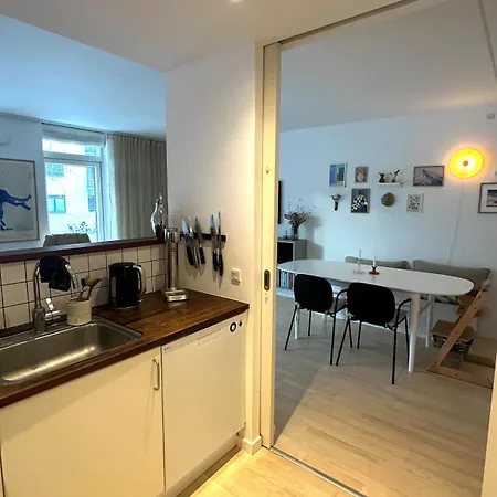 Daire Spacious, Bright And - 5 Min To And Metro