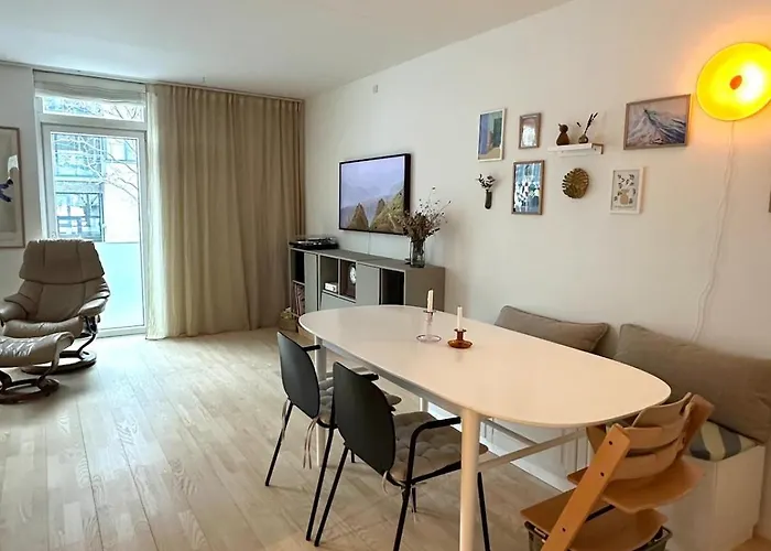 Apartment Spacious, Bright And - 5 Min To And Metro