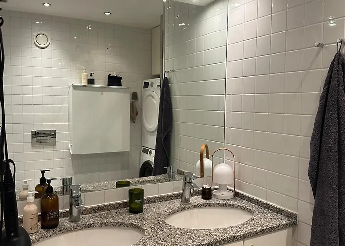 Apartment Spacious, Bright And - 5 Min To And Metro Copenhagen