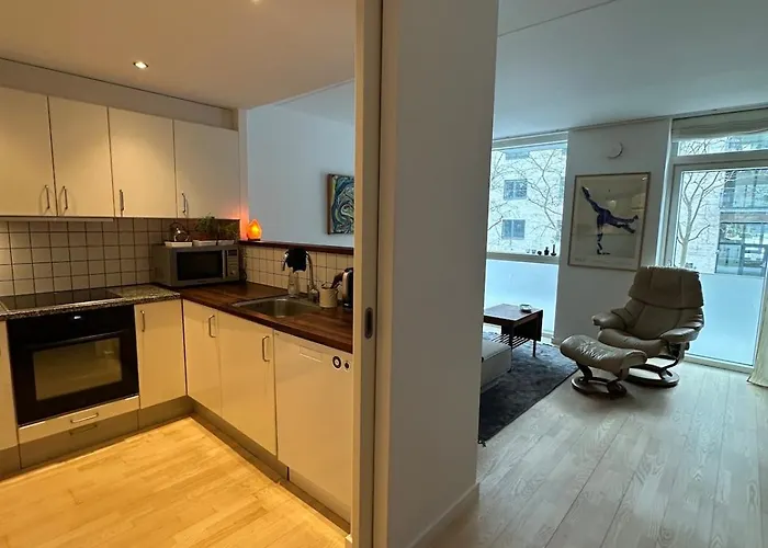 Apartment Spacious, Bright And - 5 Min To And Metro *