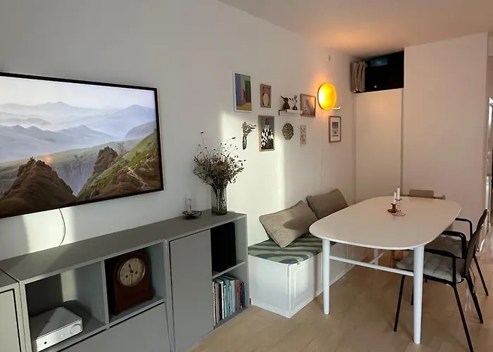 Apartment Spacious, Bright And - 5 Min To And Metro *